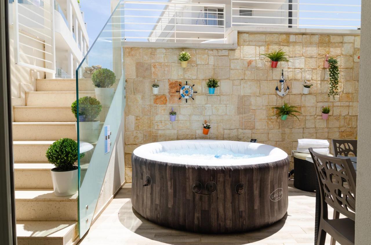 Apulialux Little Jem W Jacuzzi / 180 Steps From Sea Villa Полиняно а Маре Екстериор снимка